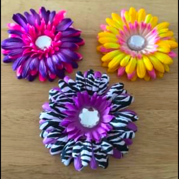 Other - Adorable floral hair clips/bows/barrettes